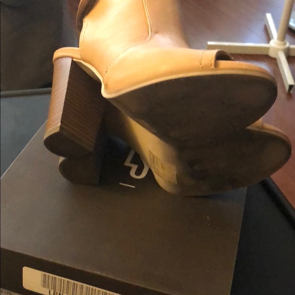 Beige shoes , heels - Picture 4 of 7